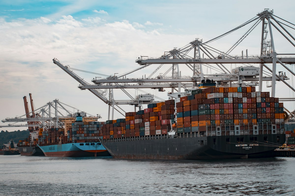 Global Trade & Ocean Freight Loading
